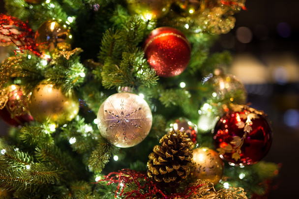 Noel arka plan Sunni Noel topları - yumuşak odak ile - Fotoğraf, Görsel