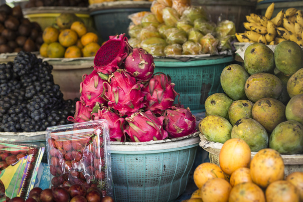 Open air trhu ovoce v obci v Bali, Indonésie. - Fotografie, Obrázek