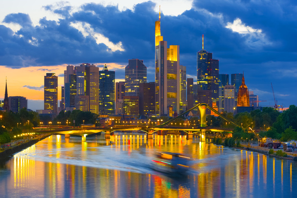 Gece Frankfurt görünümünü - Fotoğraf, Görsel