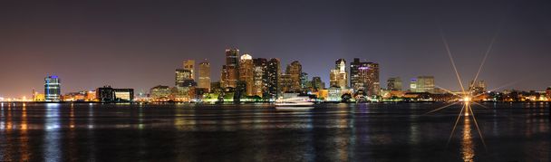 Панорама центра Бостона ночью
 - Фото, изображение