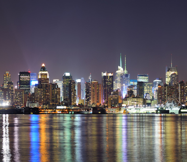New York City Manhattan belvárosának éjszakai városképe - Fotó, kép