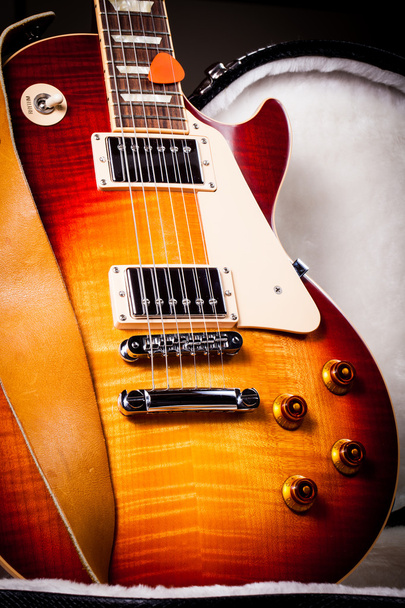Állandó Sunburst elektromos gitár-test öv és Pick - Fotó, kép