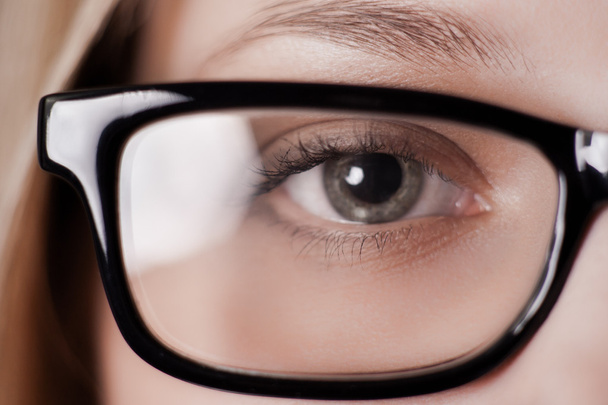 Eye shot through glasses - Zdjęcie, obraz