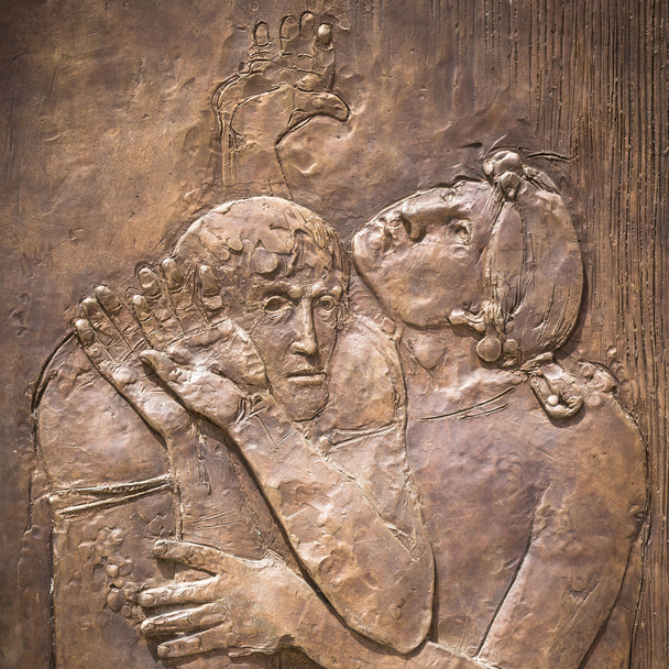 Détails d'une gravure en bronze représentant une icône religieuse
 - Photo, image