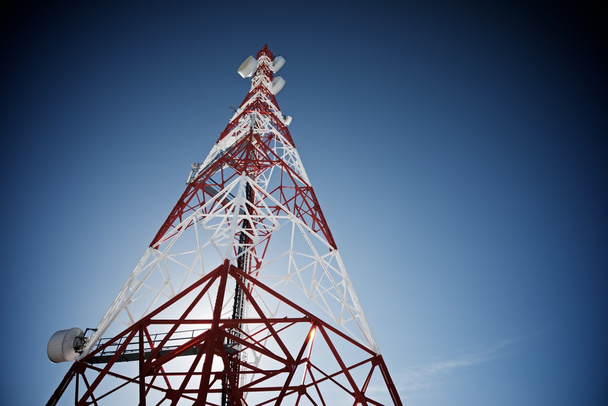 Telecomunicazioni vista torre
 - Foto, immagini