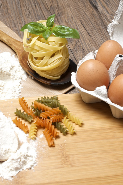 Паста та інгредієнти для макаронних виробів
 - Фото, зображення