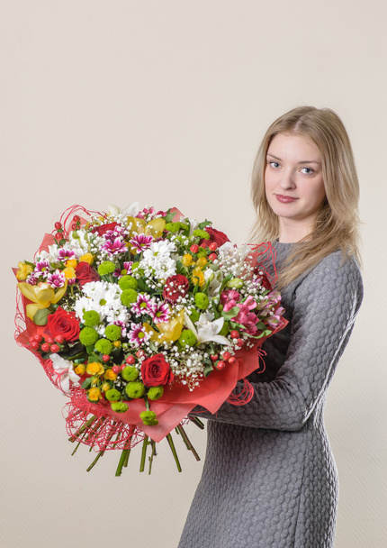 young beautiful woman with a bunch of color bouquet. Close-up, S - Fotoğraf, Görsel