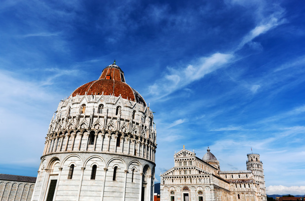 Catedral de Pisa com a Torre Inclinada de Pisa
 - Foto, Imagem