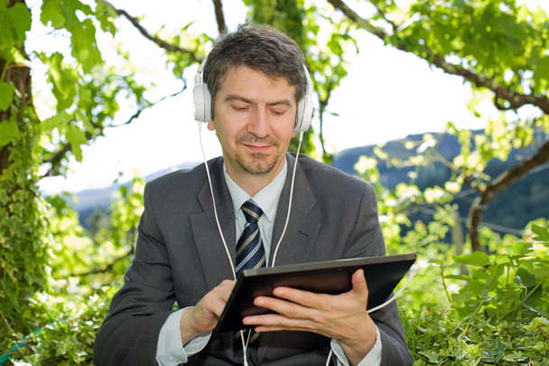 businessman with digital tablet - Φωτογραφία, εικόνα