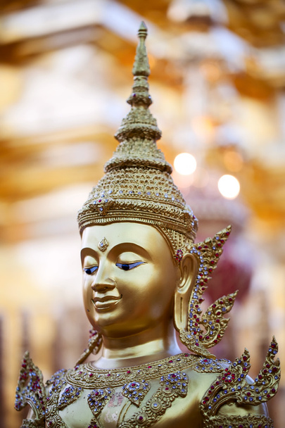 Head of Buddha statue - Фото, изображение