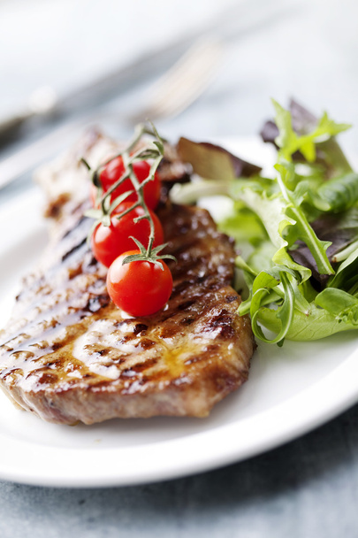 Steak et salade
 - Photo, image
