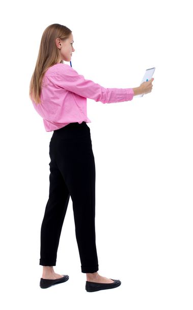 Femme prend des notes dans un cahier - Photo, image