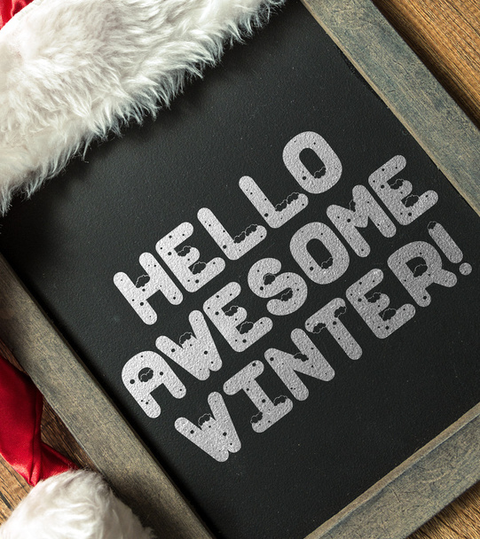 Hallo Awesome Winter geschreven op blackboard - Foto, afbeelding