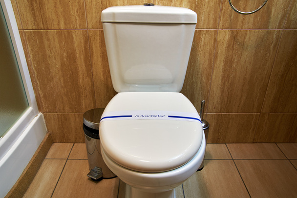 Toilettes à chasse d'eau désinfectées
 - Photo, image