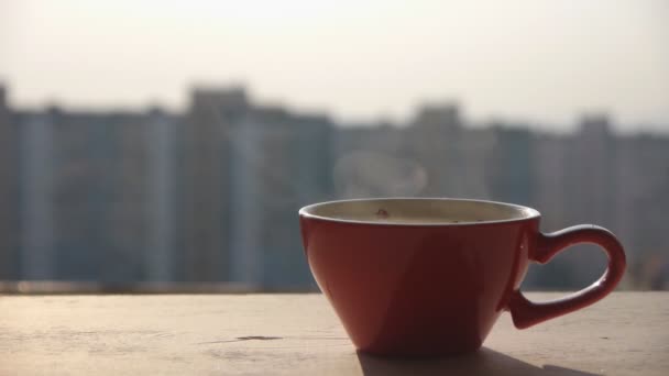 чашка кави на підвіконні
 - Кадри, відео