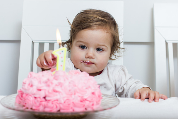 Празднование первого дня рождения
  - Фото, изображение