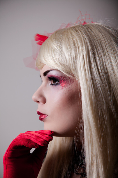 Portrait of cabaret girl with glitter makeup - Foto, Imagem