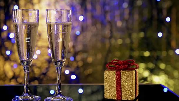 Champagner und Geschenke zu Weihnachten - Filmmaterial, Video