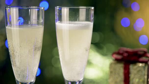 sklenice šampaňského - Záběry, video