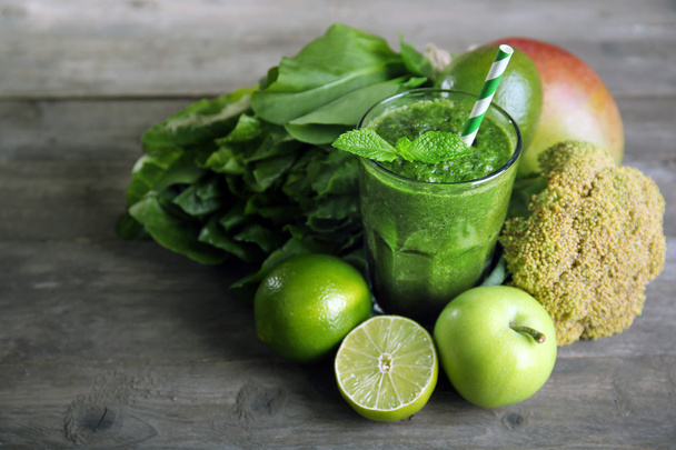 Green healthy juice - Фото, зображення