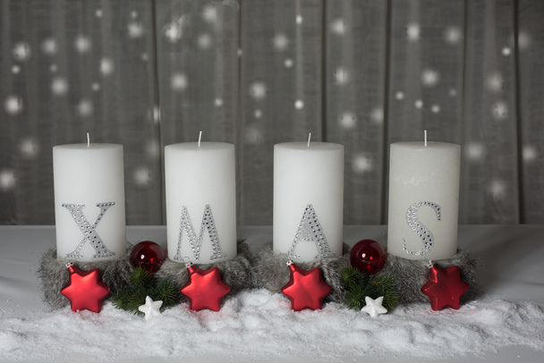 Різдвяні свічки зі снігом і ялицею як фон
 - Фото, зображення