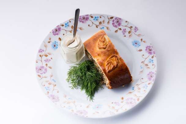 torta de carne exibida com carne e molho mostrando
 - Foto, Imagem