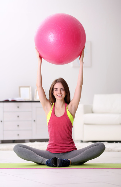 girl doing exercises with fit ball - Fotoğraf, Görsel