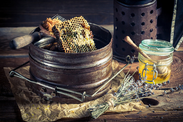 Antique working tools for beekeeping - Φωτογραφία, εικόνα