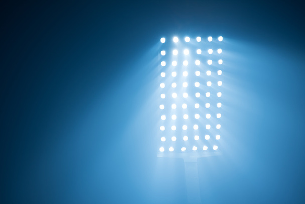 luzes de estádio de futebol
 - Foto, Imagem