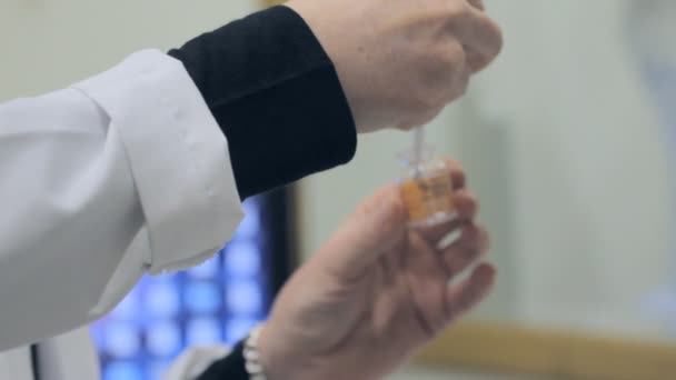 Spritze gespritzt Impfstoff - Filmmaterial, Video