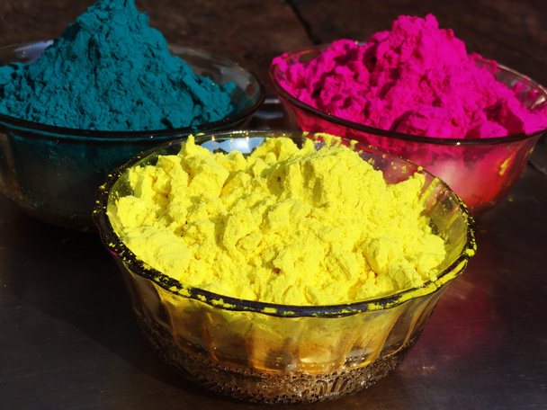 farbenfroher Gulal vom Holi Festival Indien - Foto, Bild