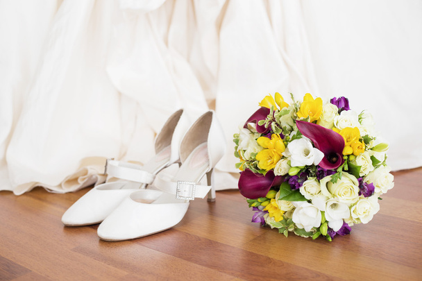 sapatos de casamento e flores - Foto, Imagem