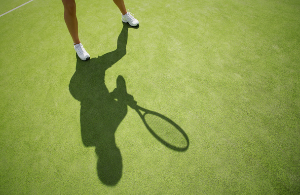 joueur de tennis sur le terrain - Photo, image