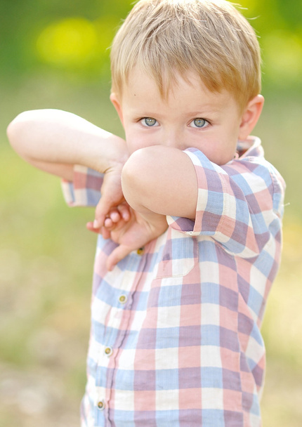 Portrait of a boy in the summer outdoors - Fotoğraf, Görsel