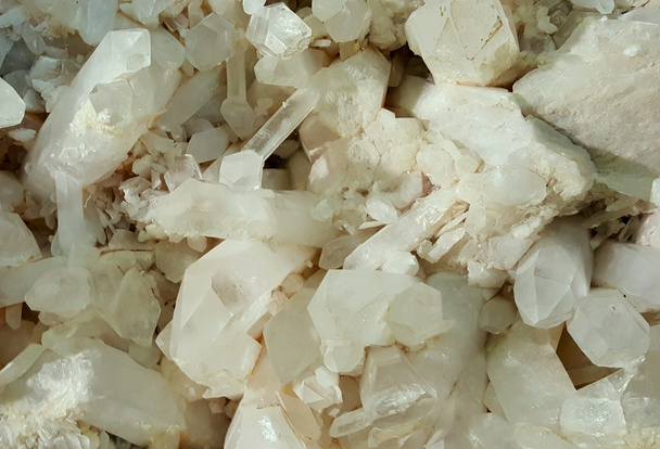 o quartzo mineral
 - Foto, Imagem