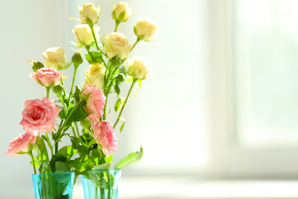 Beautiful spring flowers on soft window background close-up - Foto, Imagem