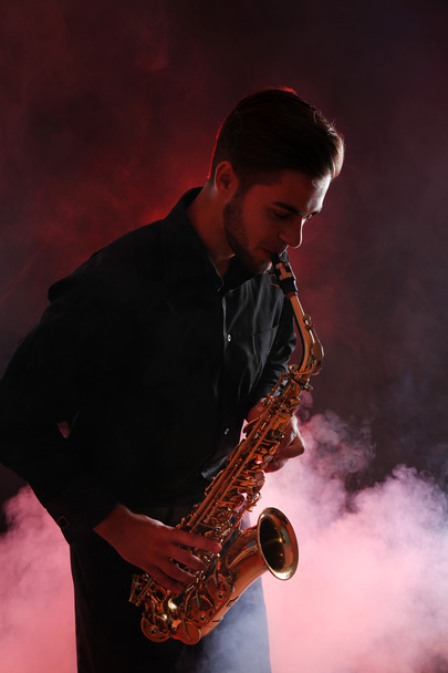 man playing on saxophone - Foto, Imagen