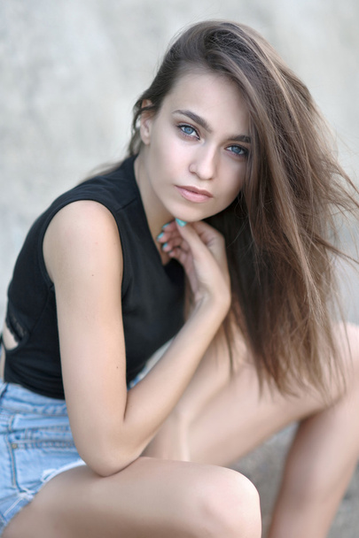 портрет красивой молодой модели, сексуальной девушки
 - Фото, изображение