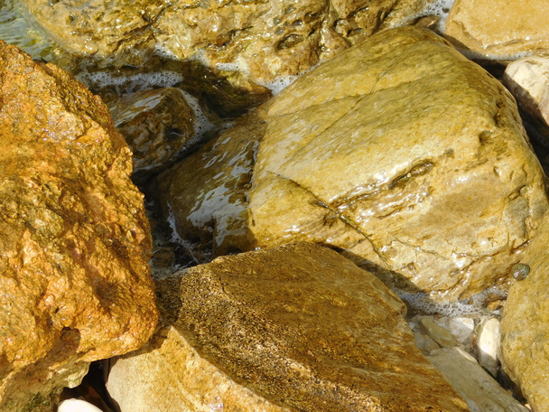 πέτρες και βράχους σε εξωτερικούς χώρους στη θάλασσα - Φωτογραφία, εικόνα