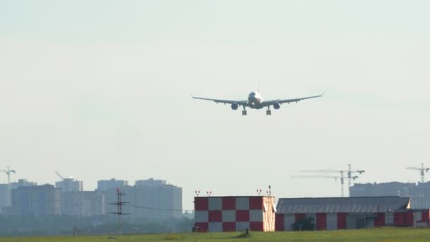 Touchdown of an airplane at the airport - Footage, Video