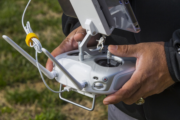 Drohnenflugkontrolle - Foto, Bild