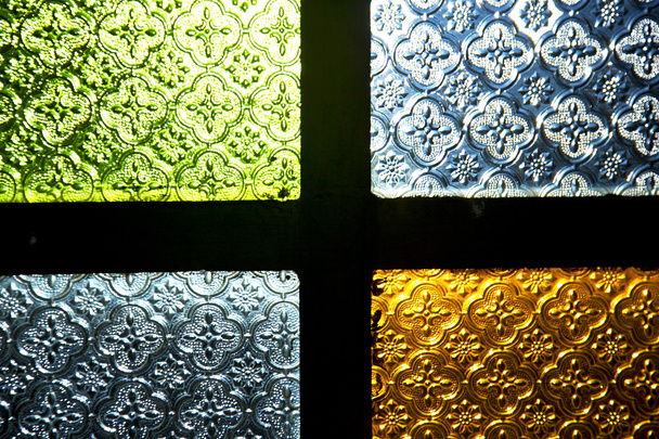 vidrio coloreado y luz de la ventana del sol
 - Foto, imagen