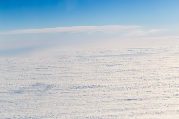 Nubes, una vista desde la ventana del avión
 - Foto, Imagen