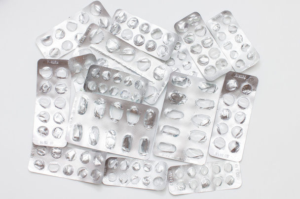 группа пустых пузырей таблетки упаковка крупным планом
 - Фото, изображение
