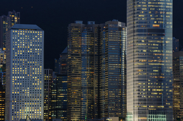 Ночная сцена бизнес-зданий
 - Фото, изображение