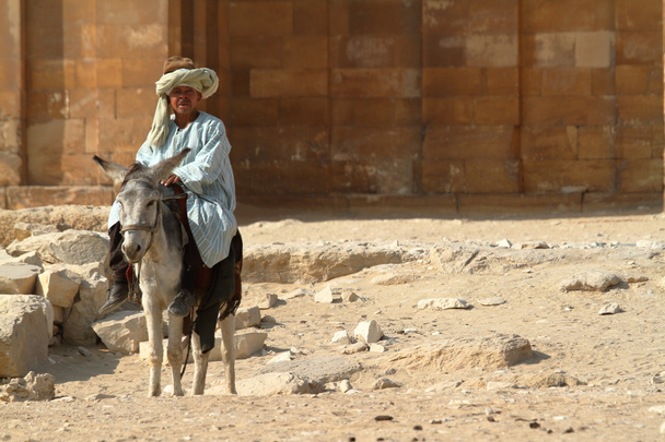 Équitation d'âne dans le Sahara
 - Photo, image