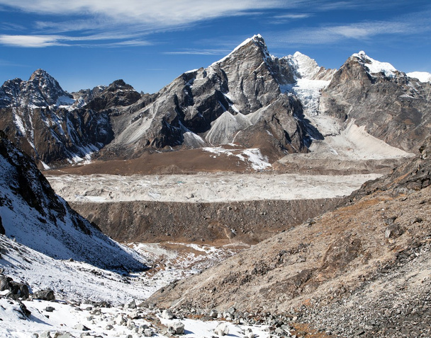 khumbu glacier and lobuche peak from Kongma la pass - Foto, Imagem