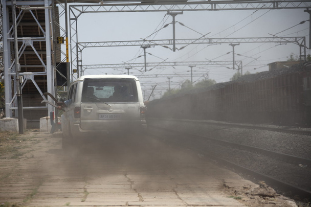 Chemin de fer en zone rurale Inde
 - Photo, image