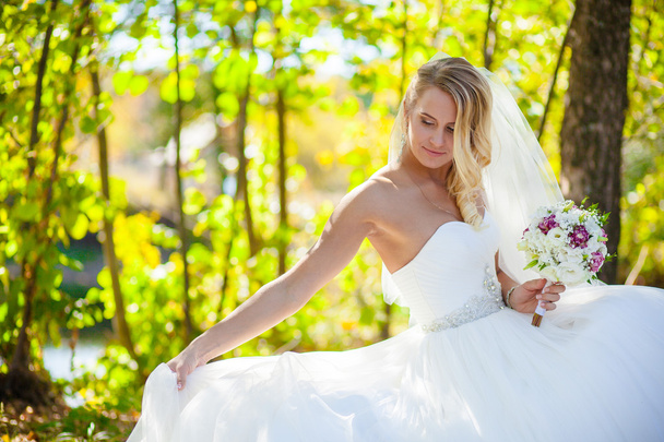 blonde bride wedding - Φωτογραφία, εικόνα