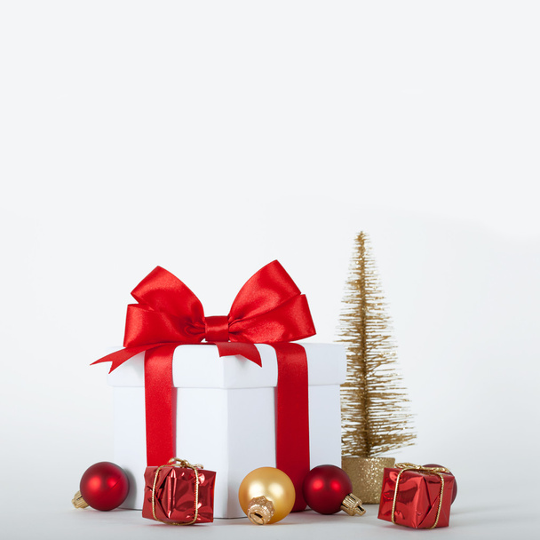 Christmas Presents and Ornaments - Foto, immagini